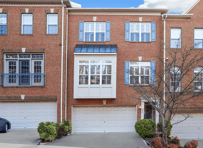 434 Clayton Ln, Alexandria, VA 22304